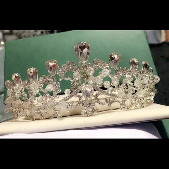 Tiara - Picture 3 of 4